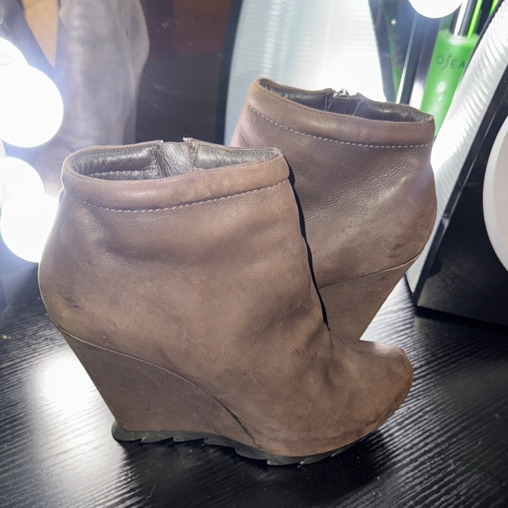 Brown Ankle Boots with Wedge Heel and Soft Suede Material
